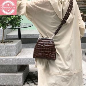 Väska vintage krokodilklipp kvinnor crossbody väskor lyx alligator bred band skal axel designer pu kvinnliga små sten plånböcker