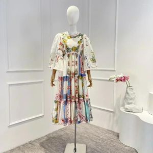 カジュアルドレス2024春の夏最高品質のコットンスイートプレーリーシックなフローラル印刷バックレス刺繍女性ミディドレス