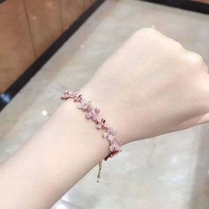 Armband Swarovski Designer Kvinnor Original Kvalitet Luxury Fashion Bangle Rose Gold Plum Blossom Armband Female Element Crystal Flower Armband Kvinna