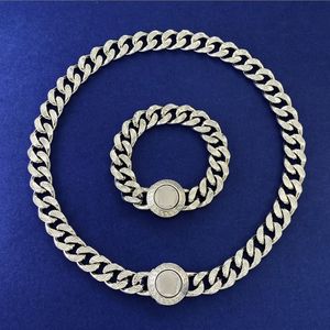 Marchi v collane a pendente designer set di gioielli di lusso Bracciale designer per donne uomini collana oro braccialetti head da uomo link cubano a catena matrimonio g2404307xq