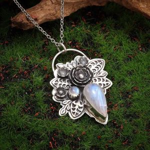 Pendant Necklaces Retro Ethnic Style Rose Moonstone Necklace For Women Elegant Casual Party Jewelry Girls