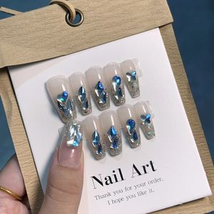 Emmabeauty Ice Blue Handmade Press On Nailsdiamond Shaped Crystals i mitten och glansig finish och rör sig 240430