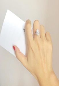 Partihandel-C Shiny Teardrop Ring för 925 Sterling Silver Large Cz Diamond Wild Temperament Lady Ring med Original Box Birthday Gift7362752