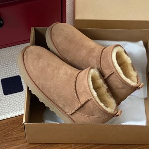 Designer Fluffy Snow Boots Mini Women Slippers Winter Australia Tasman Platform UG Boot Fur Slipper Ankel Wool Shoes Sheepskin Läder Casual utanför 10A med låda