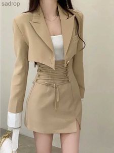 Röcke 2-teilige Frauen lässig Y2K Crop Top Elegante Jacke+Mini Skifahren Koreanische Mode Set 2024 Spring Pioneer Kleid XW