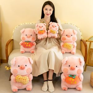 Creative holding peanuts, good deeds, persimmons, and good luck. Little pig plush toys, cute pig dolls, and dolls for girls and couples