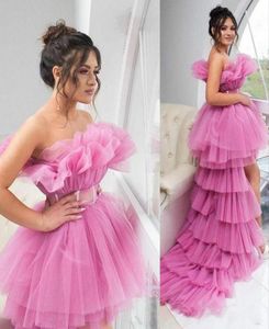 2022 Sexiga korta rosa promenadklänningar axelfri illusion ärmlös hi lo längd tyll ruched formell festklänning aftonklänningar tutu sk7115388