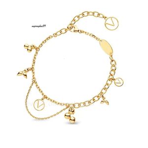 slytherin jewlery small flower bracelet designer pink enamel letter crystal gold plated charm bracelets luxe fashion elegant mens jewelry woman girl daily party