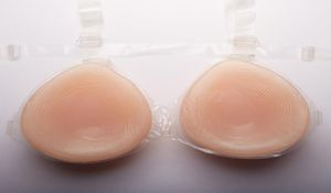 Skinfriendly Silicone Breast Form Proteses Bust formam almofadas de mama falsa de mama de mama cruzada peito artificial 2000g com tira de sutiã E C9385788