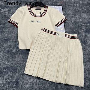 New Knitted Women Jumpers Tops Skirts Set Luxury Designer Letters Contrast Color Tees Pleated Skirt Outfit Elegant Casual Daily Woman Knits Shirts Dress Set