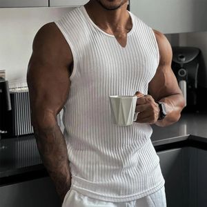 Muscolo casual Muscolo in maglia verticale Strisce canotte da canotte senza maniche per palestra bodybuilding elastico maglietta da allenamento giubbotti da uomo abbigliamento 240411