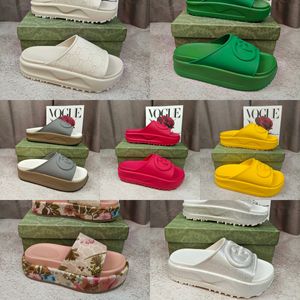 2024 Designer Sandaler Luxury Shoes New Style Slippers Slide Bottom Non-Slip Soft Bottom Fashion House Slipper Women Wear Beach Flip-Flops Sale