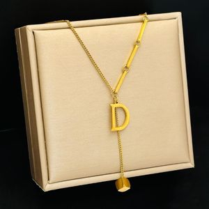 Luxury D Letter Initial Pendant Necklace For Women Gold Chain Cute Charms Collier Alfabethalsband smycken vänner gåva