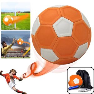 Barnfotbollssportkurva Swerve Ball Kickerball för pojkar och flickor fotbollsleksak perfekt för utomhus inomhusmatch 240415