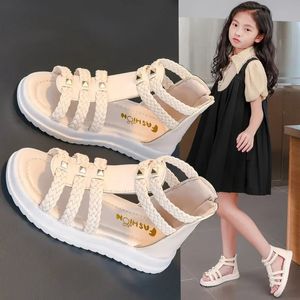 Girls Roman Sandals Open Toe Braided Solid Color Hightop Simple Rivets Summer Hollow Flat Casual Shoes Kids Fashion y240420