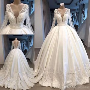 Dubai Arabic Uxury Ball Gown Dresses 2019 Sleeve Sheer Back med täckta knappar Deep V Neck Long Wedding Dress Brudklänningar 0430