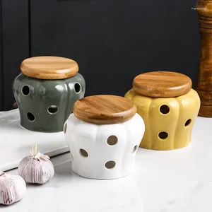 Garrafas de armazenamento Creative Kitchen Ginger Garlic Jar Cerâmica perfurada pode potes de vela branca