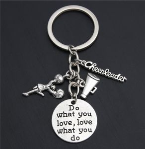 10pcCheerleader Keychain Cheer Team Charms Keyring Teenager Gift Keychainslanyards Drop Cheer Jewelry E20341290709