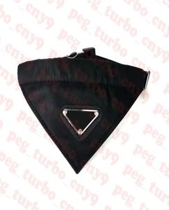 Brand Pets Saliva Towel Collar Metal Logo Pet Bib Bandanas Dog Apparel High Quality Dogs Scarf8463915