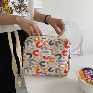 P478 Bolsas de fraldas de fraldas de fraldas de fraldas estampas de cartoon Bolsa de bolsa de fraldas com zíper Carregar pacote de pacote de fralda ao ar livre bolsa de armazenamento multi -funcional D240429