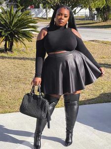 Röcke Womens Schwarz Plus Größe 7xl 8xl 9xl mattes Lederflackern hoher Taille Faltene elastische Leder Damen PU Elegante Shorts Neu individuell xw
