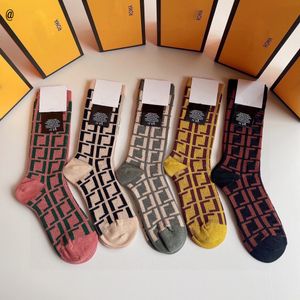 Designer Socks for Men and Women Designer 5 paia di calzini sportivi da uomo in onda con sudore.