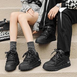 Sapatos casuais de qualidade Cavaleiro preto Design original 2024 Teenagers Street Style Sneakers For Men Mulheres Diário Vestido