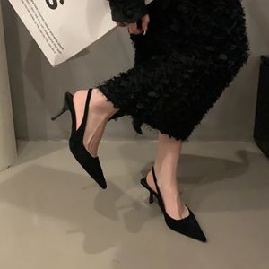 Buty dla kobiet 2023 Modna Slipon Women High Heels Letnie biuro i kariera seksowna spiczaste palce sandałowe 240418