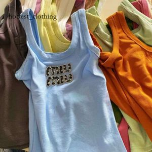 Mui Mui Top Women's T -shirt Designer Tee Summer Nail Bead Letter Heavy Industry Tight Montering Vest New Slant Suspender Bottom 877 239