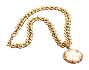 GuaiGuai Jewelry Natural White Sea Shell Carved Flower Pendant Gold Plated Chain Necklace Handmade For Women7621911