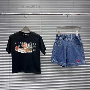 豪華なデザイナー服セット子供用Tシャツファッションブリティッシュファッションブランドサマーズチルドレンズボーイアンドガールコットン2ピースセット