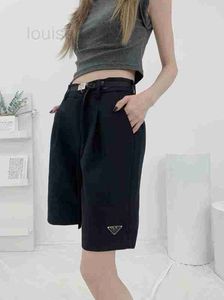 Brand de designer de shorts femininos 2024 Summer New Pra Casual Fashion Simple Sweet Cool Classic Triangle Belt calças JMJ5