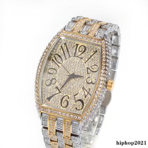 Voller Diamant vereiste Armbanduhren Neue Mode Hip Hop Punk Gold Silber Herren Uhr Calender Quarz Frauen Große Tonneau Dial Uhren Geschenk 302t