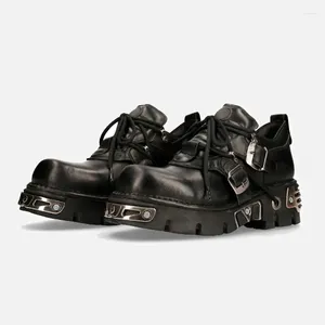 Casual Schuhe 2024 Sommer Metall Retro Punk kleine Leder Schnürschnitzschneile niedrig geschnittenes dick-solches für Frauen schwarzer runder Zehenschuh