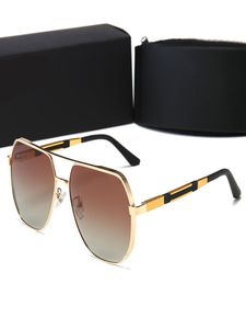 Высококачественные поляризованные линзы Классические солнцезащитные очки для мужчин для мужчин Женские праздничные солнцезащитные очки с корпусом и аксессуарами1011917