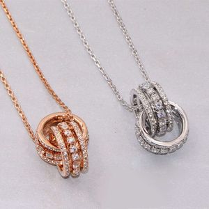Swarovski Necklace Designer Women di alta qualità Pendante di lussuoso pendente romantico a doppio anello per perle di transito perle in transito perle a doppia fibbia anello