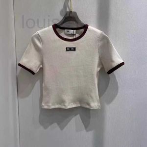 Marca de designer de camisetas femininas MIU 2024 Primavera/verão Novo pescoço redondo Contraste de malha de malha curta Academia Top 2F79