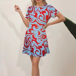 Grundläggande avslappnade klänningar Elegant Short Slve Pleated Swing Round Neck Retro Mönster Skriv ut Loose Dress Women Casual Mini Beach T Shirt Dress Vestidos Y240429