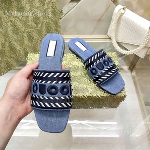 Designer Sandaler Luxury Vintage Slippers Light Blue Beach Womens Casual Flat Shoes Summer Fall Mules Script Logo Denim Slide Guucc Sandal 246 925