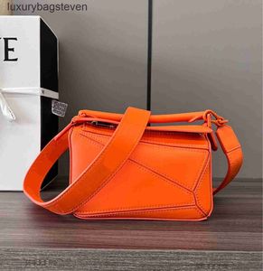 Loeiwe High -End -Designer -Taschen für Frauen Puzle Serie Womens Bag Mini All Cowhide Deformation Geometry Bag Eins Schulter Schrägströme Straddle Handtasche 1: 1 mit echtem Logo