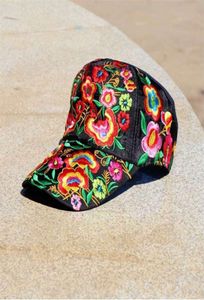 Vår- och sommaren Yunnan National Wind Hat Female Cap Vintage broderad blommor Sunshade Hat6531504