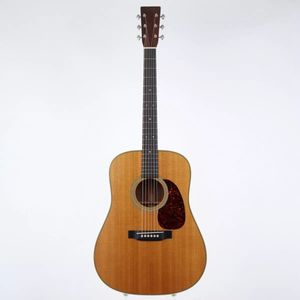 2013 HD 28V Acoustic Guitar as same of the picture