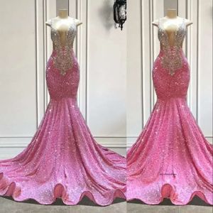 Long Prom Dresses Sexig sjöjungfru Spittly Pink paljett Black Girls Crystals Pärlor Illusion Evening Formal Gala Party Gowns Sequined Lace Deep V Neck Dress 0430