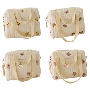 DIAPER Väskor Korean Mother Bag broderad Bear Rabbit Cotton Diaper Bag Baby Barnvagn Lätt och stor kapacitet Moderskap Baby Products D240522