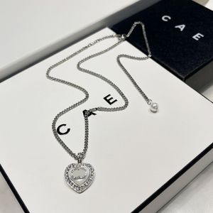 Boutique Silver Plated Necklace Brand Designer High Quality Diamond Inlaid Heart Shaped Design Necklace Fashion Charm Womens High Quality Necklace Box