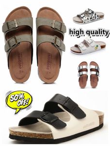 Designer sommarband kvinnor män sport sandaler utomhus läder tofflor heta säljer strand svart och vit bruna casual skor
