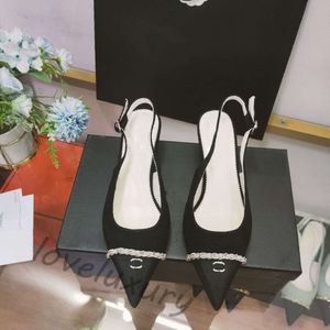 Designer de salto alto Slingback Francês sapatos de vestido de alta qualidade 2023 Moda nova traseira vazia cinta de viagem corrente Baotou sandálias de salto grosso leve e confortável