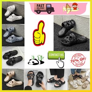 Designer Casual Platform Skeleton Head Funny One Word Drag Slippers Woman Light Wear Resistant Breattable Rubber Soft Sules Sandaler Flat Summer