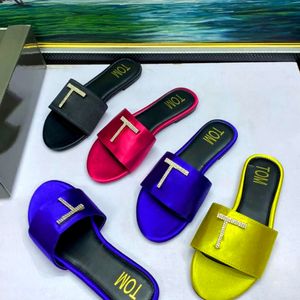Nya kvinnors tofflor män Tom Mius Ford Leather Slide Classic Miui Outdoor Flip Flop Dhgate Designer Vintage Sandal Loafer Mule Luxury Summer Sandale Sliders Storlek 35-41
