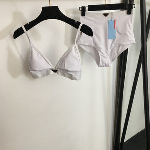 Seksowne bikini set Summer Bras Lingeries Klasyczny projektant odznaki stroje kąpielowe Wyściełane dziewczyny Dwuczęściowe jogowe torby